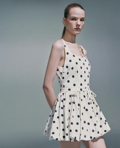  URBAN REVIVO - Đầm hai dây mini dáng bồng 