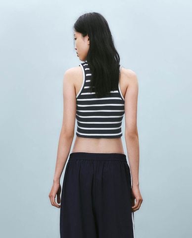  URBAN REVIVO - Áo croptop nữ cổ tròn phom ôm 