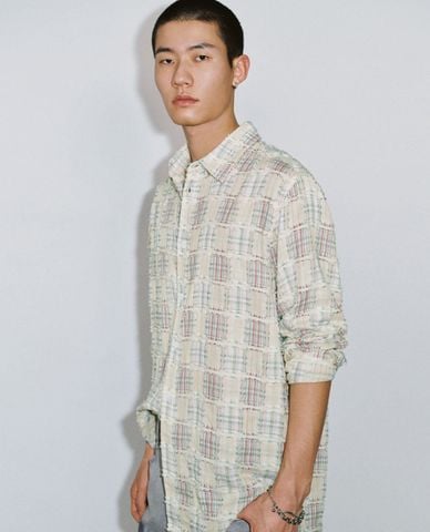  URBAN REVIVO - Áo sơ mi nam cổ bẻ tay dài Loose 