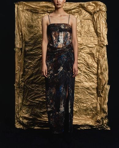  URBAN REVIVO - Đầm hai dây maxi xẻ tà phối họa tiết 