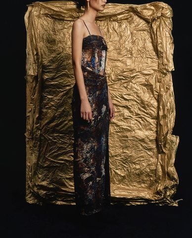  URBAN REVIVO - Đầm hai dây maxi xẻ tà phối họa tiết 