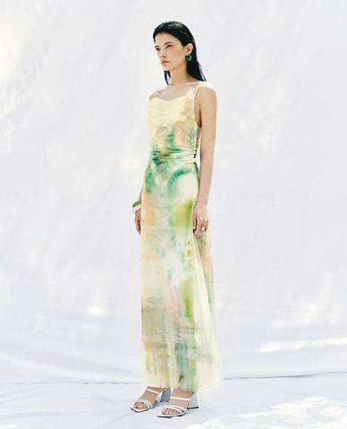  URBAN REVIVO - Đầm hai dây midi phối màu hiện đại 