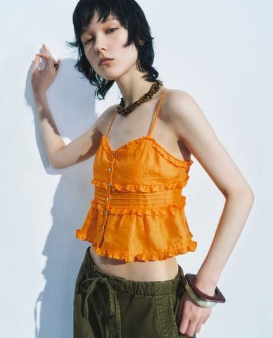  URBAN REVIVO - Áo hai dây nữ phối bèo nhún Cami 