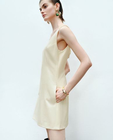  URBAN REVIVO - Đầm hai dây mini cổ U phối nơ hiện đại 