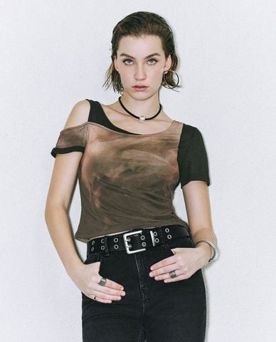  URBAN REVIVO - Áo kiểu nữ cách điệu thời thượng 