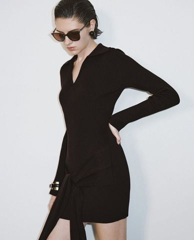  URBAN REVIVO - Đầm body mini cổ V phối thắt lưng 