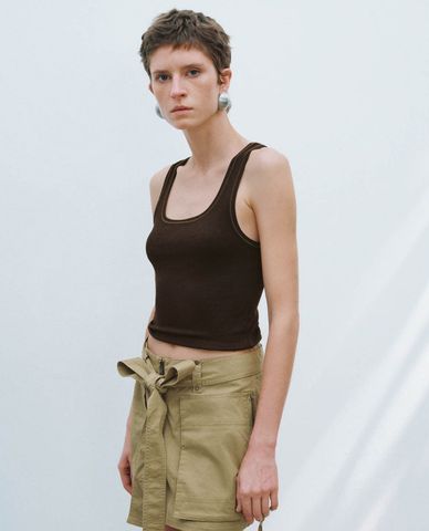  URBAN REVIVO - Áo ba lỗ nữ cổ chữ U năng động 