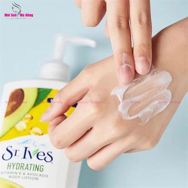 Sữa Dưỡng Thể St.Ives Vitamin E & Bơ Dưỡng Ẩm Da 621ml