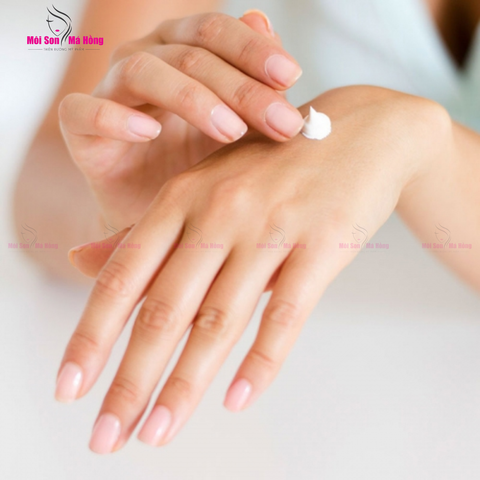 Kem Dưỡng Ẩm Và Làm Sáng Da Tay Q10 Brightening Tone Up 80g