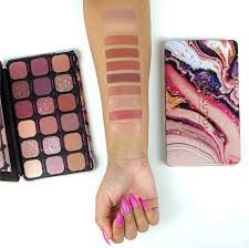 Màu mắt Makeup Revolution Eyeshadow Palette - Forever Flawless