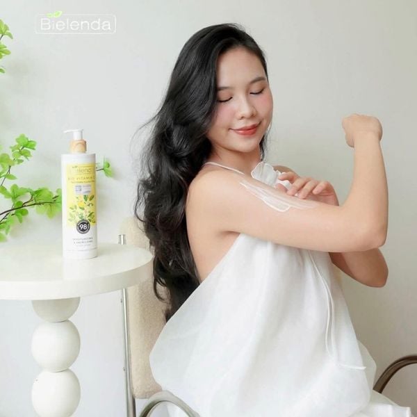 Sữa Dưỡng Thể Bielenda Vitamin C Cấp Ẩm Sáng Da 400ml Bio Vitamin C Moisturizing And Toning Body Milk