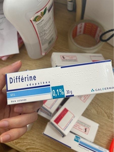 Trị mụn Differin Adapalene Gel 0.1% Acne Treatment 15g