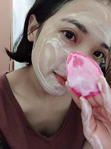Miếng rửa mặt sillicon sạch mụn đầu đen seiwapro loven
