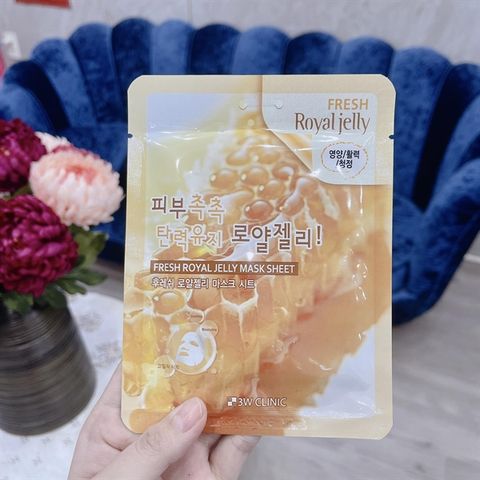 Mặt nạ dưỡng da chiết xuất từ sữa ong chúa 3W CLINIC