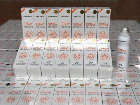 Xịt Chống Nắng Toàn Thân V7 Nâng Tone Tức Thì Mát Lạnh Trên Da V7 Spray SunScreen Transparent Traceless Refeshing Not Greasy SPF50+ PA+++
