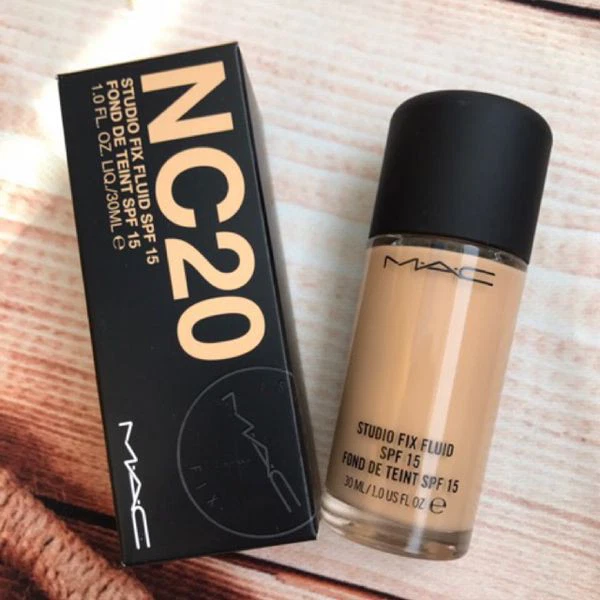 Kem Nền MAC Lâu Trôi #NC20 Màu Be Vàng Cho Da Sáng 30ml