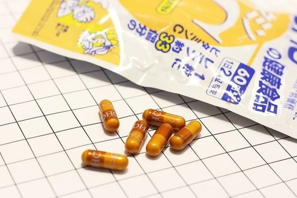 Viên uống Vitamin C DHC 120 viên (60 ngày)