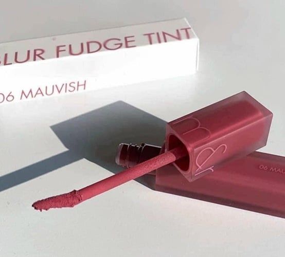 Son kem lì Romand Blur Fudge Tint 5g Màu 06 Mauvish - Hồng Lạnh Trầm