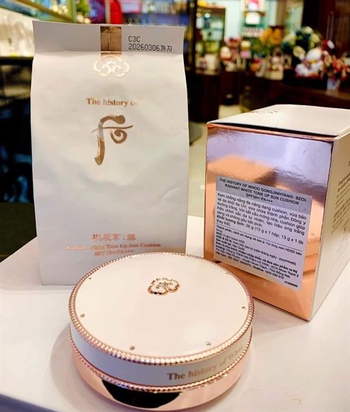 Cushion đa năng Gongjinhyang Seol Radiant White Tone Up Sun Cushion SPF50+,PA+++ ( 2 lõi)
