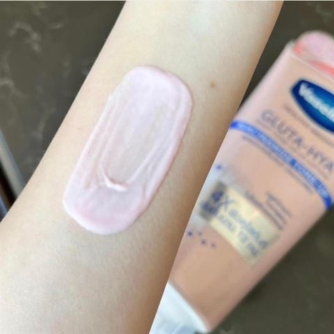 (CÔNG TY) Sữa Dưỡng Thể Vaseline Healthy Bright Gluta-Hya Body Tone-Up UV Lotion Nâng Tông Tức Thì 300ml