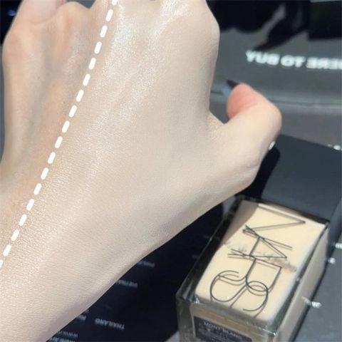 Kem nền NARS Light Reflecting Foundation - LIGHT 3 GOBI 30ML