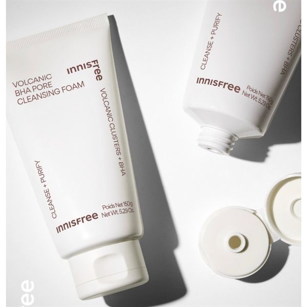 Sữa rửa mặt Innisfree tro núi lửa Jeju Volcanic Pore Cleansing Foam 30g