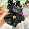 Cột tóc phồng viền ren