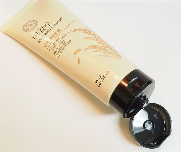 Sữa rửa mặt gạo có hạt The Face Shop Rice Water Bright 150ml