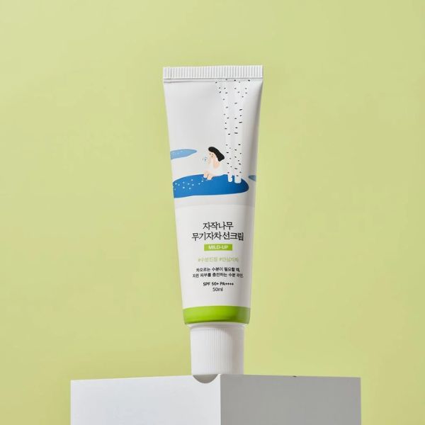 (XANH LÁ) Kem Chống Nắng Dưỡng ẩm dịu da, kiềm dầu, Nâng Tone Round Lab Birch Juice Mild Up Sunscreen SPF 50+ PA++++ 50ml