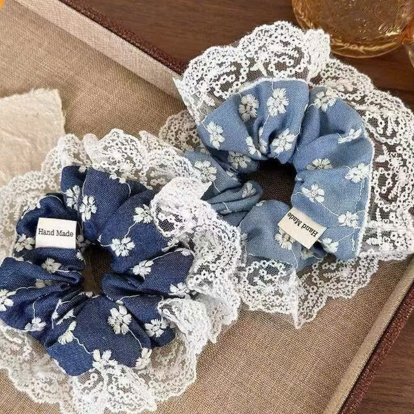 Buộc tóc bò hoa viền ren