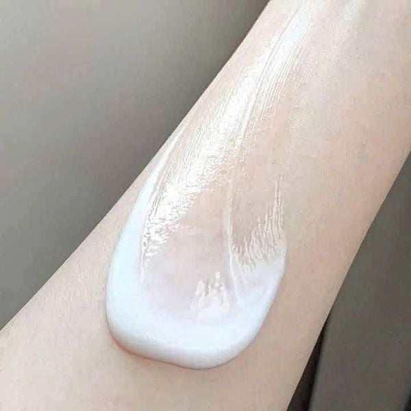 Dưỡng thể trắng da Vaseline Gluta-Hya Serum Burst Lotion 70X 290ml #Spotless Glow