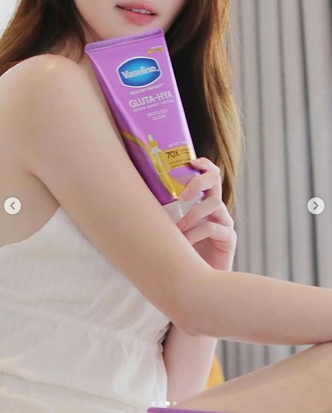Dưỡng thể trắng da Vaseline Gluta-Hya Serum Burst Lotion 70X 290ml #Spotless Glow