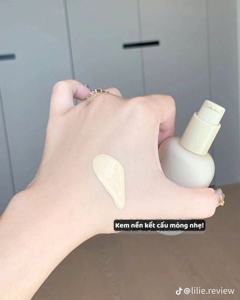 UODO Kem Nền Dạng Lỏng Cấp Ẩm Moisturizing Light Foundation