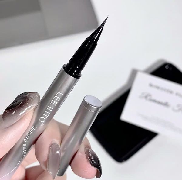 LEE INTO Bút Kẻ Mắt Eye Waterproof Liquid Eyeliner