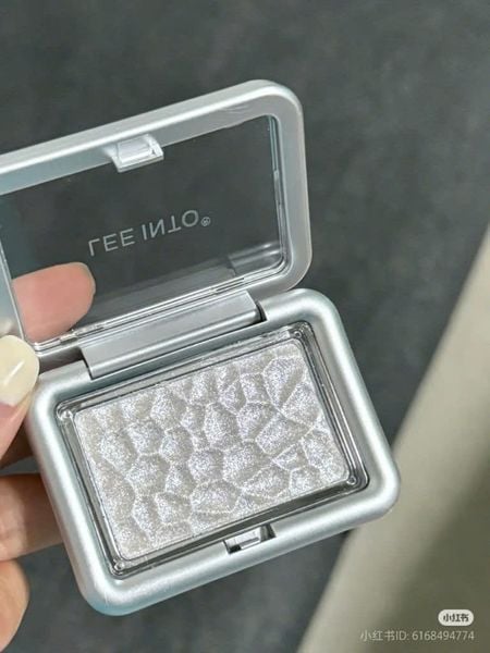 LEE INTO Phấn Bắt Sáng Dream Floating Wave Highlighter siêu lấp lánh