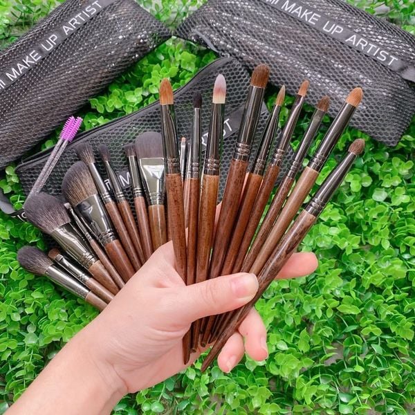 Bộ Cọ Make Up Artist trang điểm chuyên nghiệp lông thú 22 cây + tặng kèm túi lưới