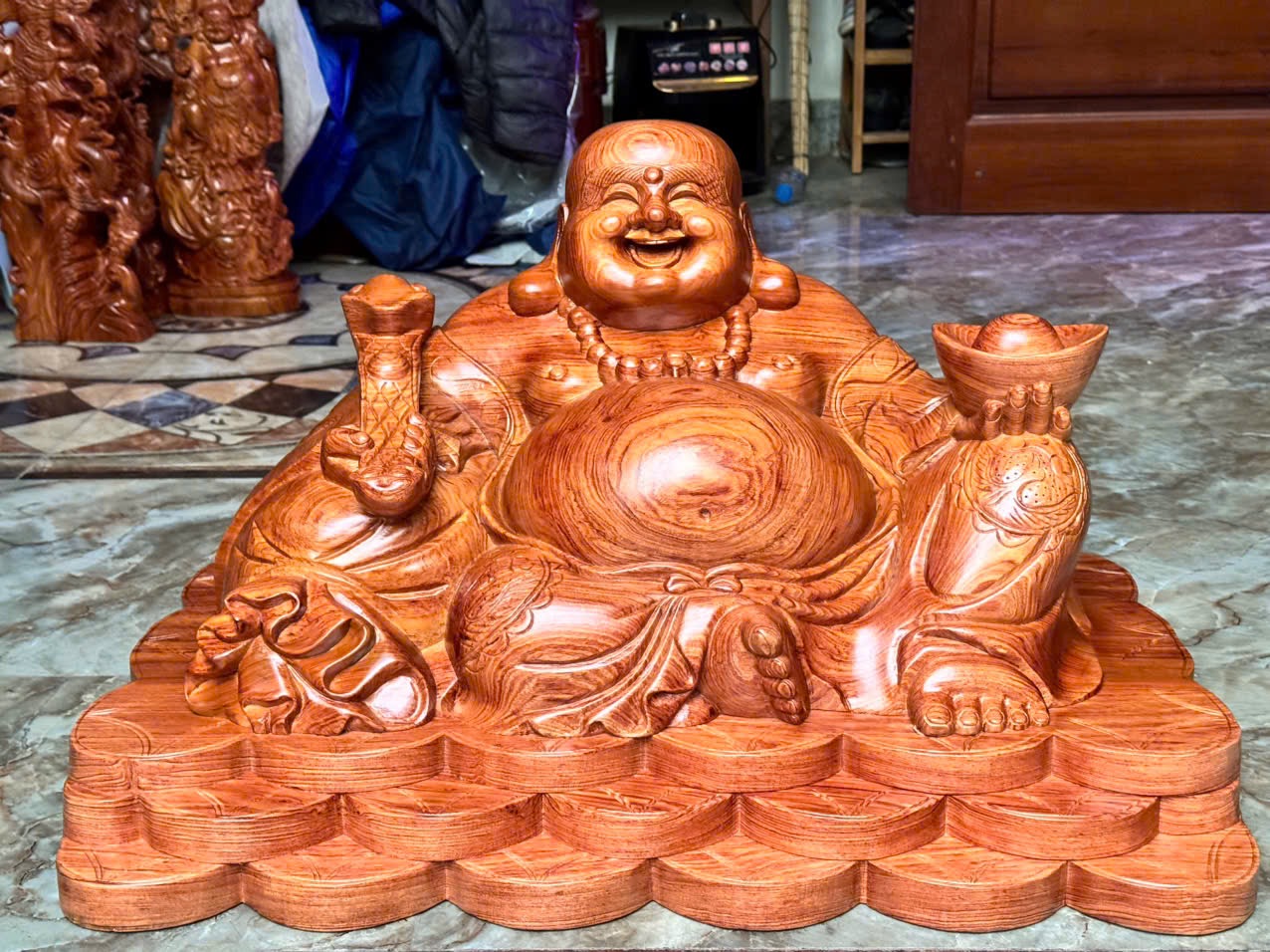 Tượng Di Lặc Kim Tiền Gỗ Hương Đá Loại 1 – Siêu Phẩm Phong Thủy Độc Đáo