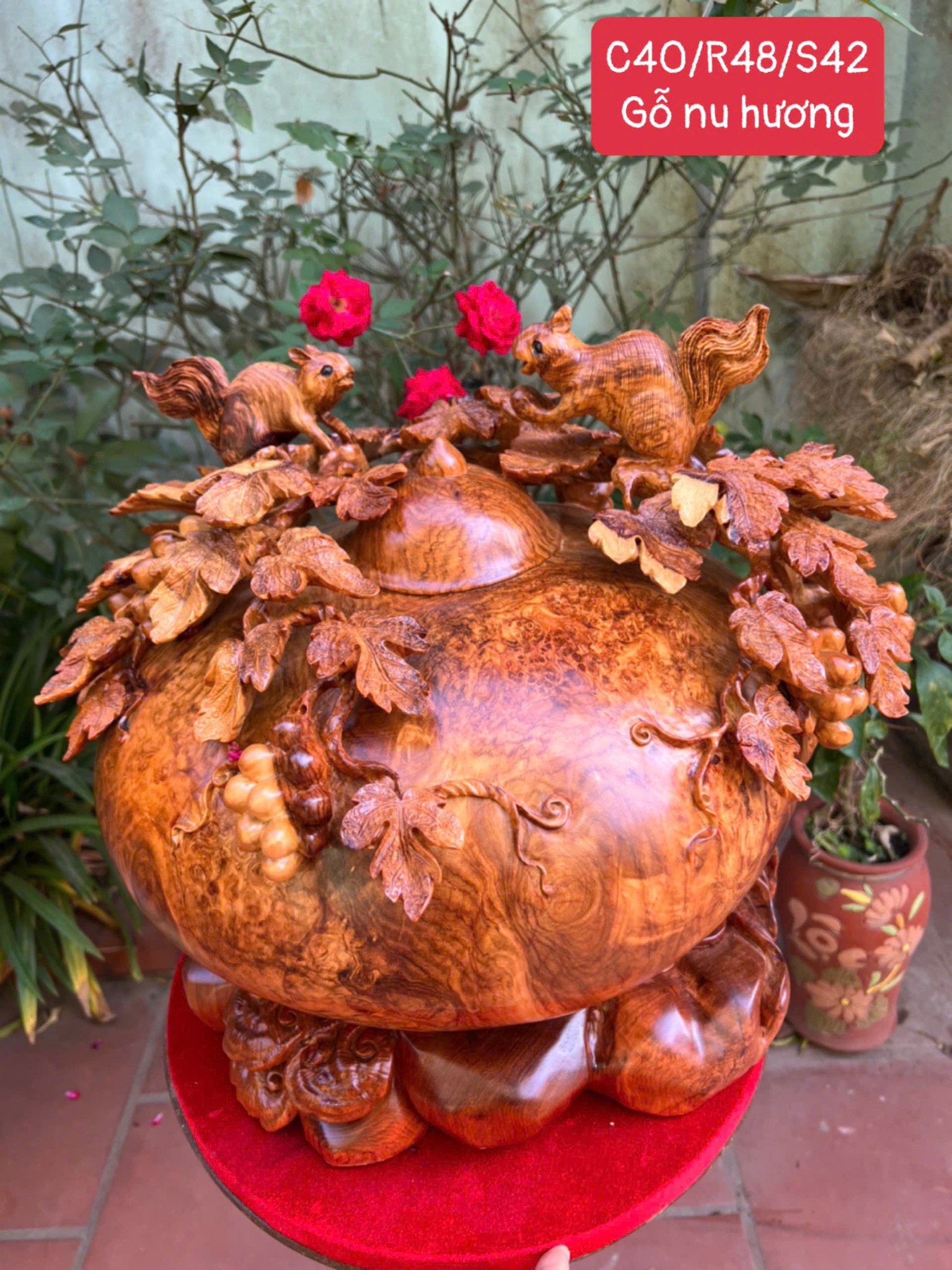 Bình Phú Quý Nho Sóc Gỗ Nu Hương – Siêu Kỹ, Đẹp Từng Chi Tiết, Phong Thủy Vượng Lộc