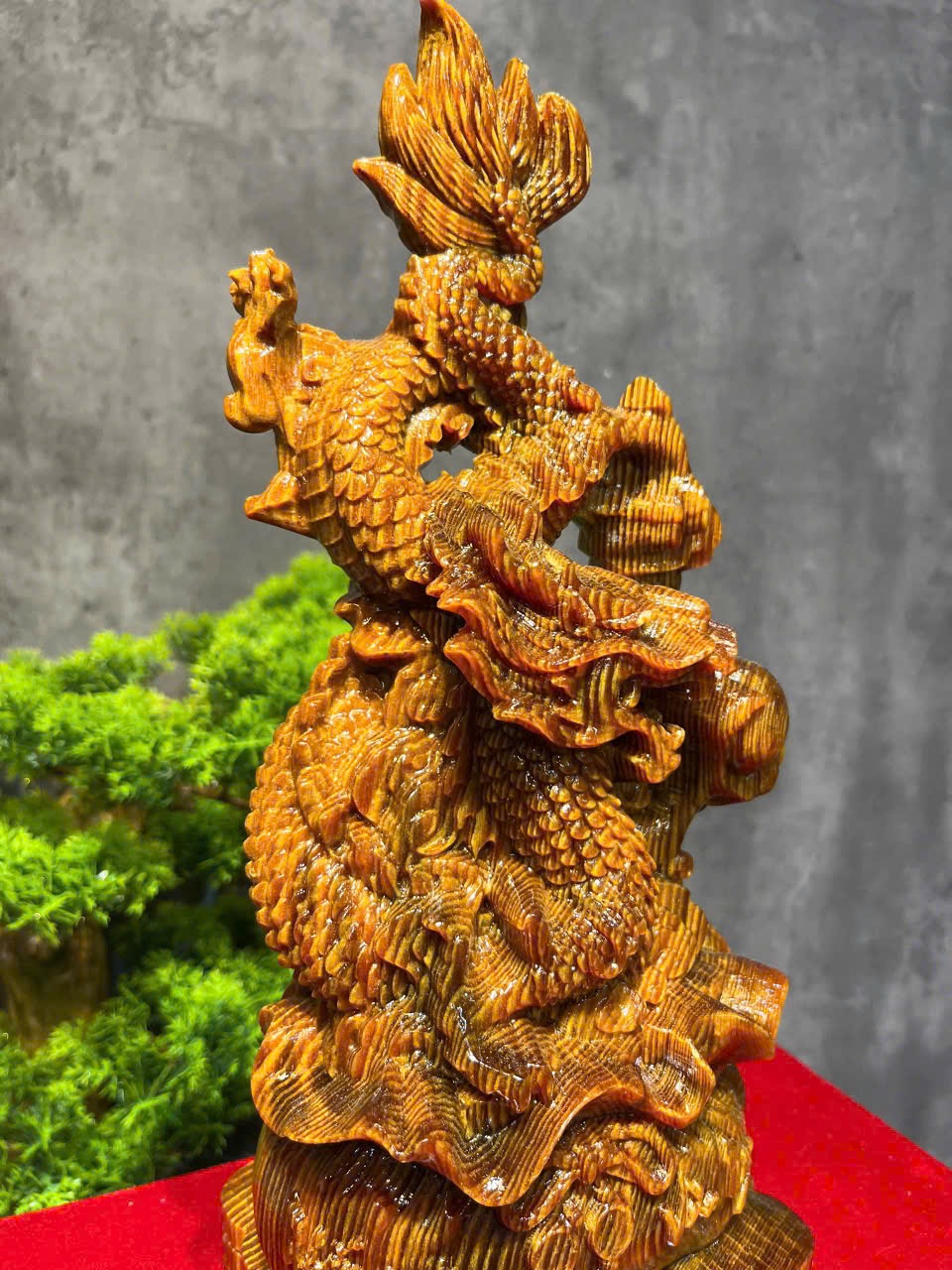 Tượng Rồng Vờn Ngọc Gỗ Huyết Long – Biểu Tượng Quyền Lực & May Mắn