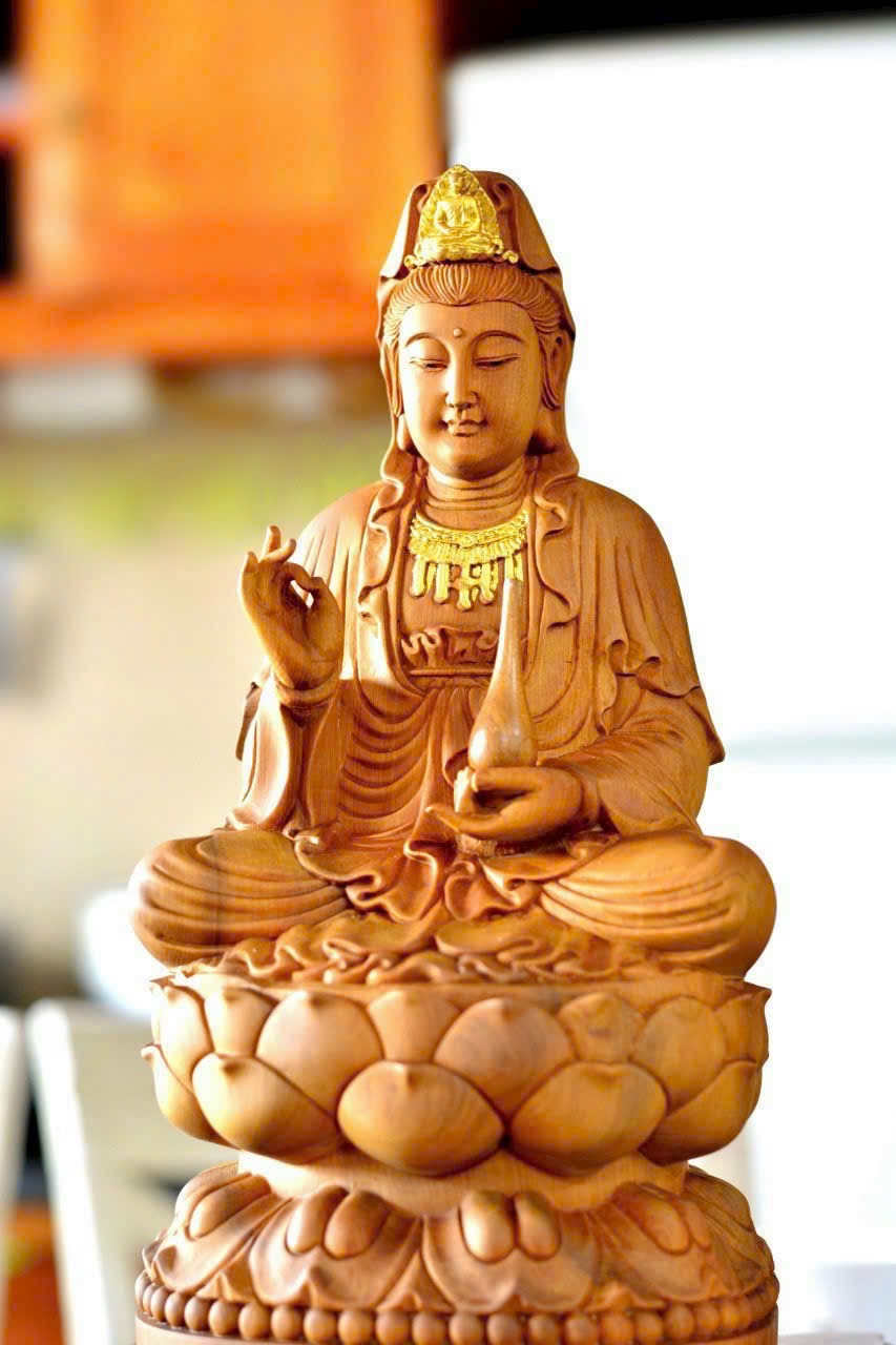 Tượng Quan Thế Âm Bồ Tát Gỗ Bách – Bình An & Từ Bi