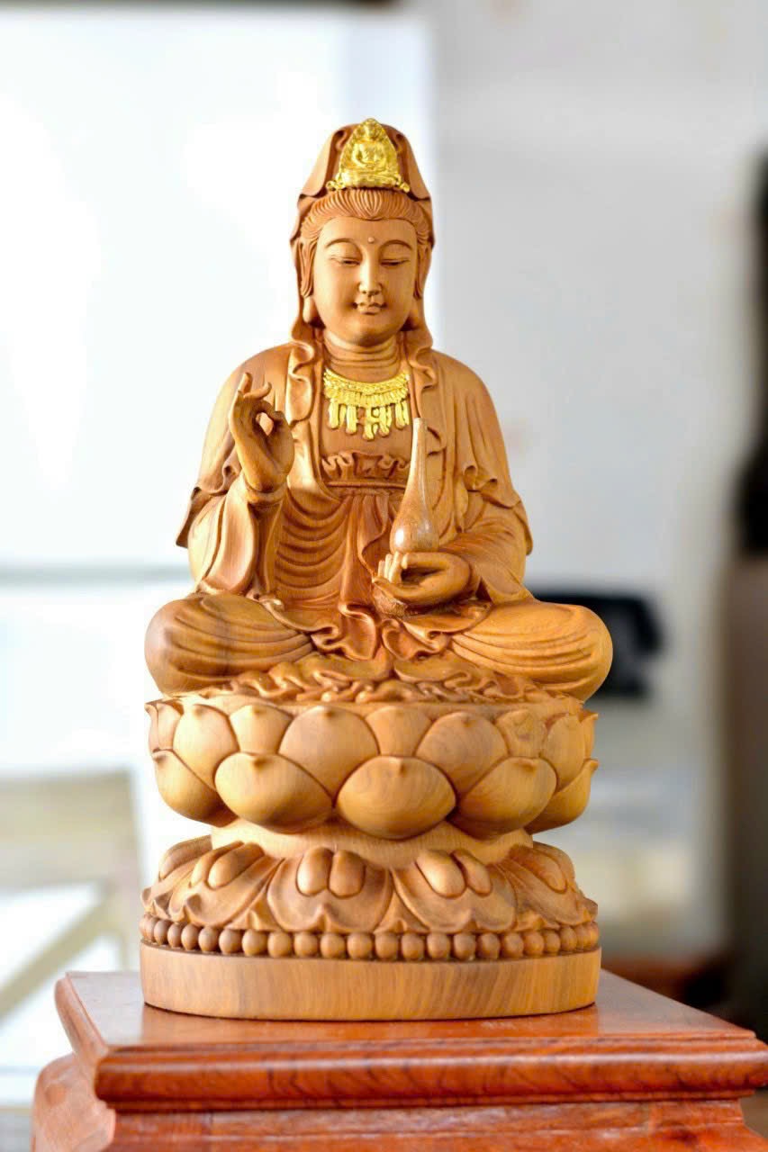 Tượng Phật Quan Thế Âm Bồ Tát gỗ bách thơm – Gieo duyên bình an, cao 30cm