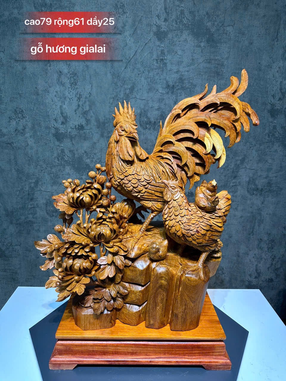 Tượng Gia đình gà gỗ hương Gia Lai nguyên khối nghệ thuật