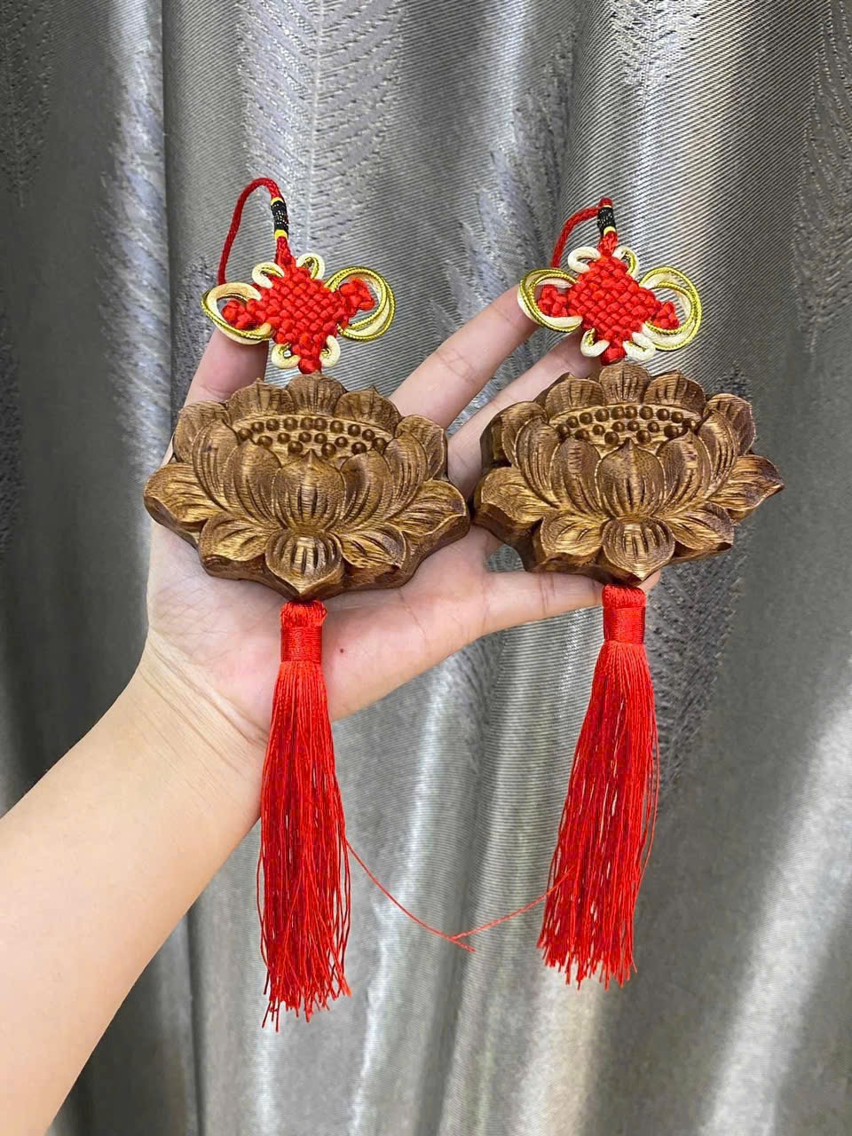 Móc Treo Ô Tô Hoa Sen Trầm Hương – Cầu Bình An, Hóa Giải Tà Khí