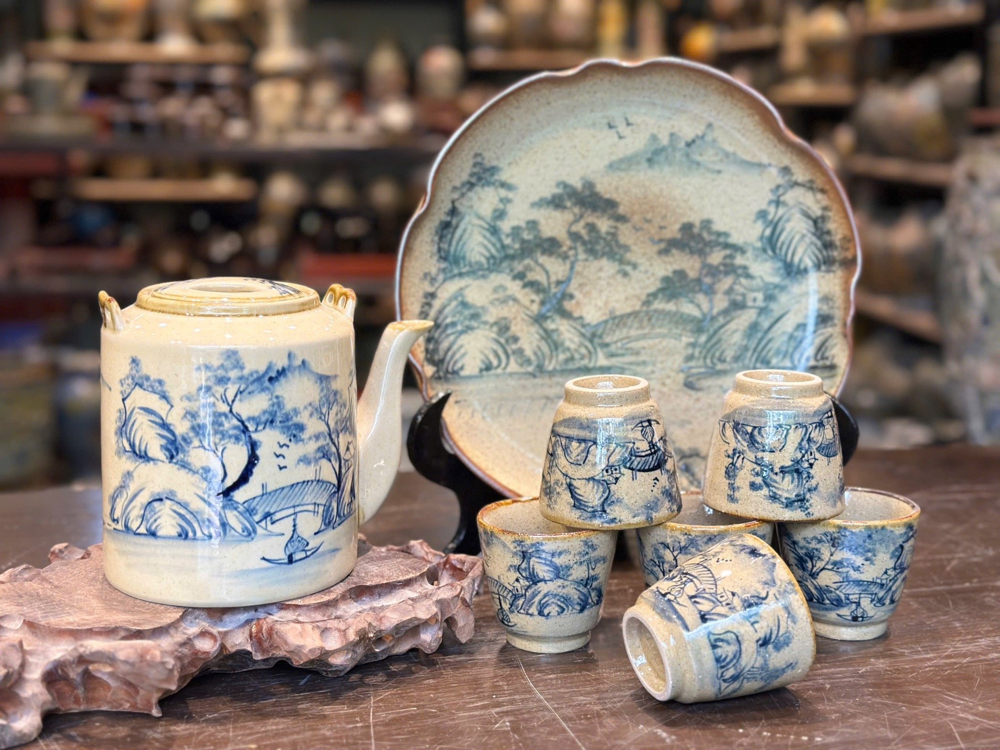 Bộ Ấm Chén Tích Sơn Thủy Hữu Tình Bát Tràng – Vuốt Tay Nghệ Nhân Cao Cấp