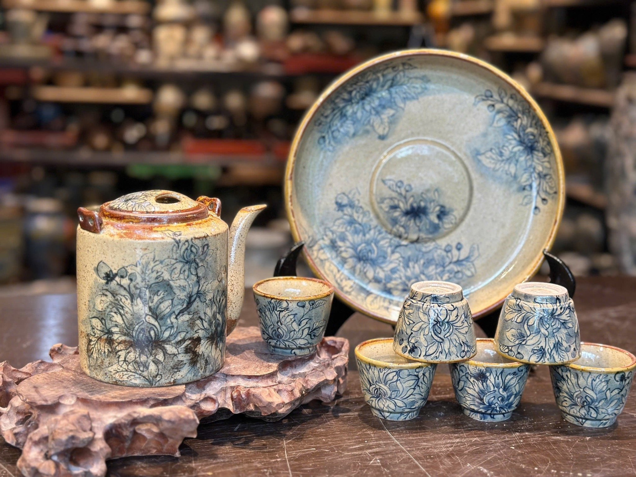 Bộ Ấm Chén Tích Cúc Cổ Bát Tràng – Vuốt Tay Nghệ Nhân Cao Cấp