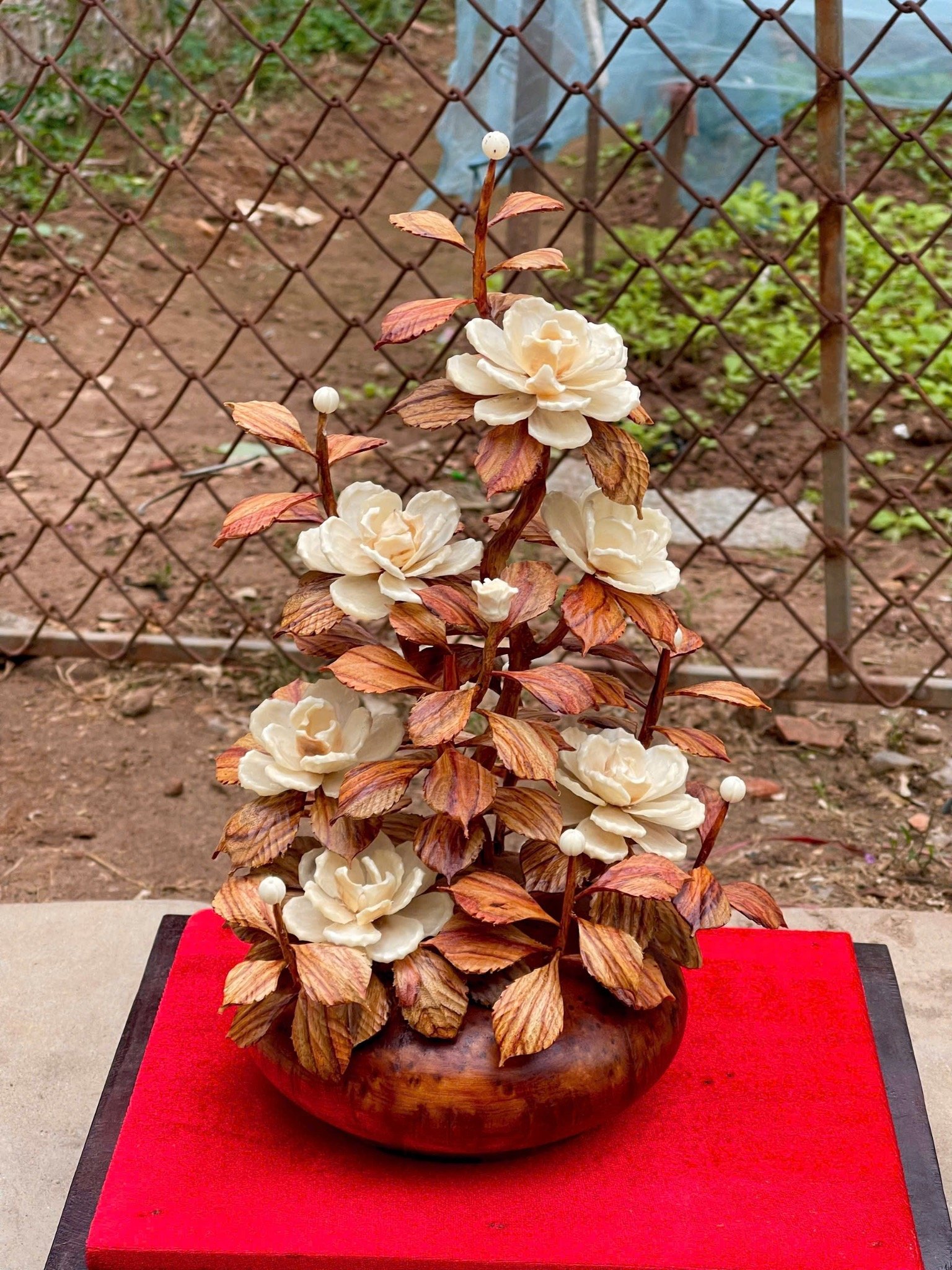 Bình hoa nghệ thuật nu ngọc am – hoa xương – lá gỗ sưa