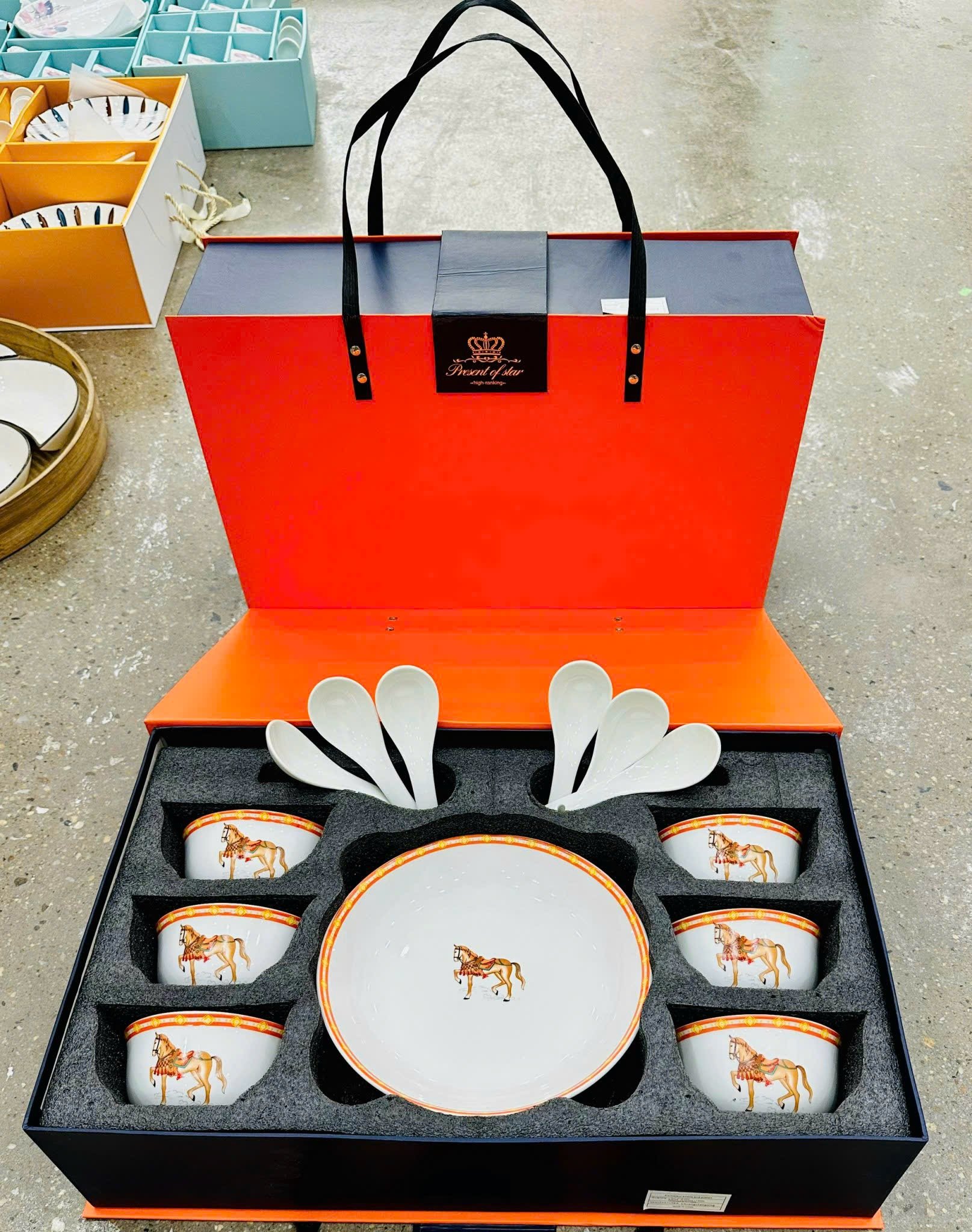 Set Bát Ăn 13 Chi Tiết Kèm Hộp Quà Sang Trọng – Quà Tặng Thiết Thực