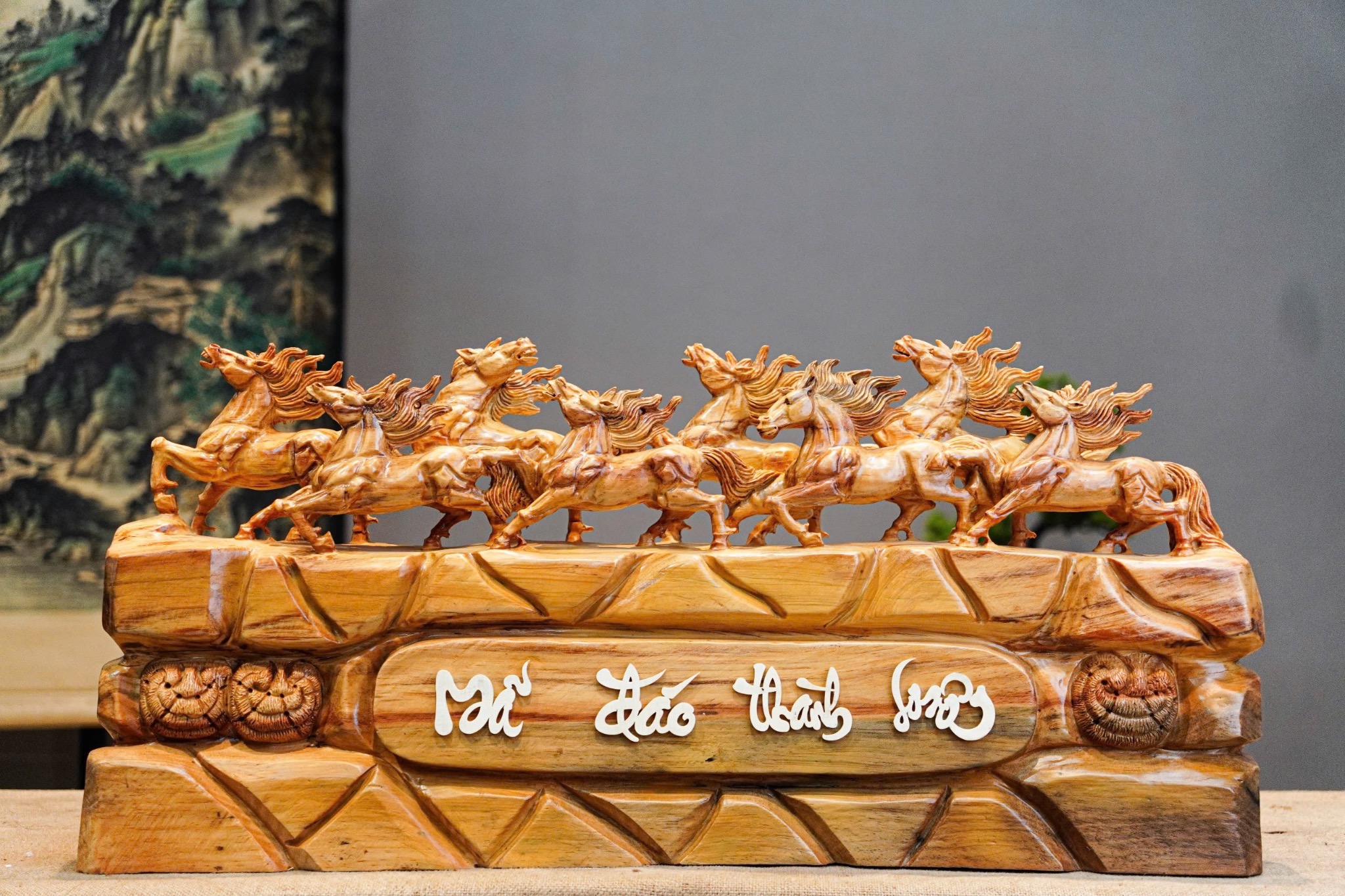 Tượng Bát Mã – Gỗ Huyết Long Thấu Quang, Cao 35cm, Ngang 77cm