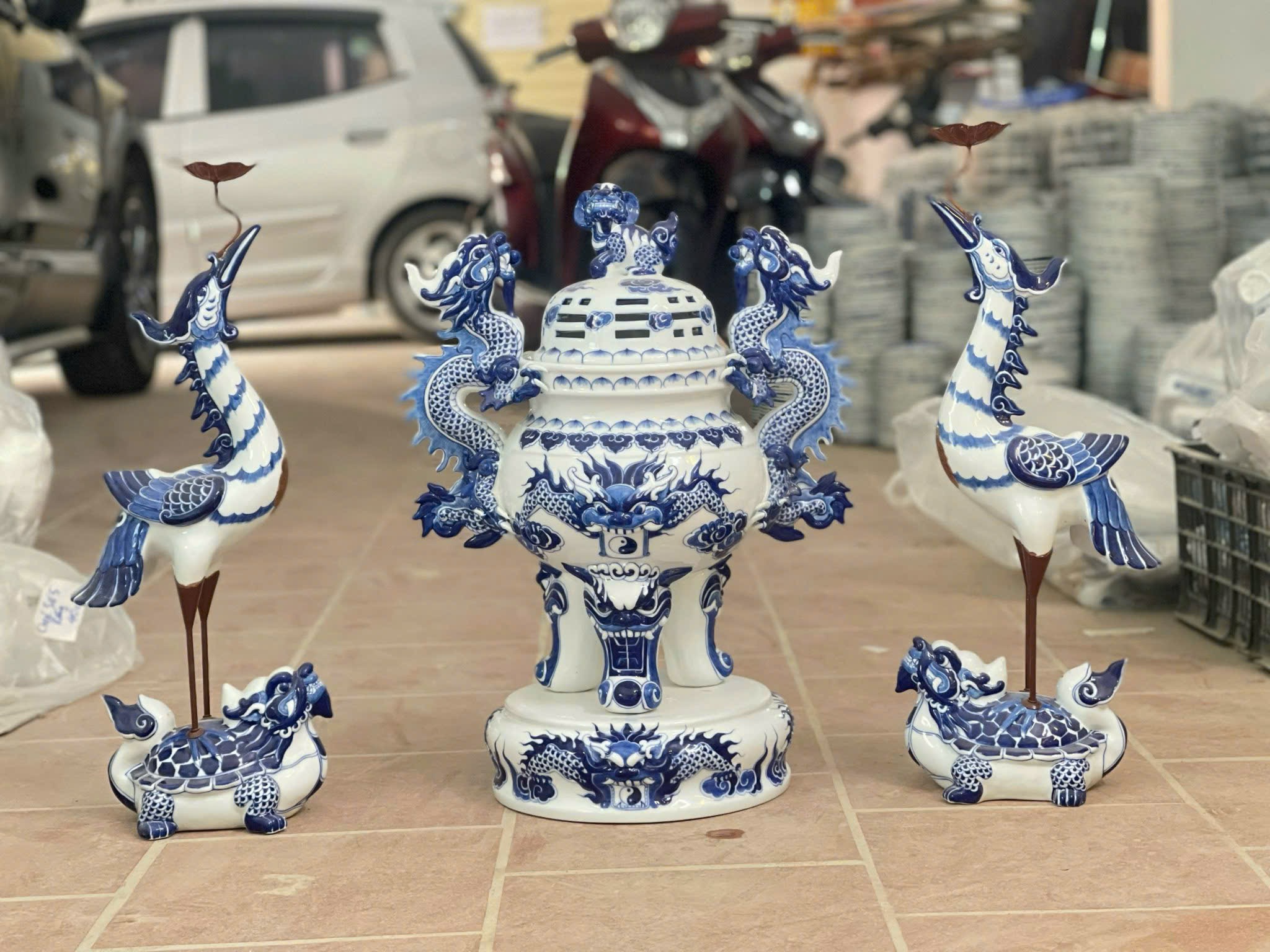 Bộ đỉnh hạc gốm sứ Bát Tràng men lam cao cấp số 2 cao 57cm