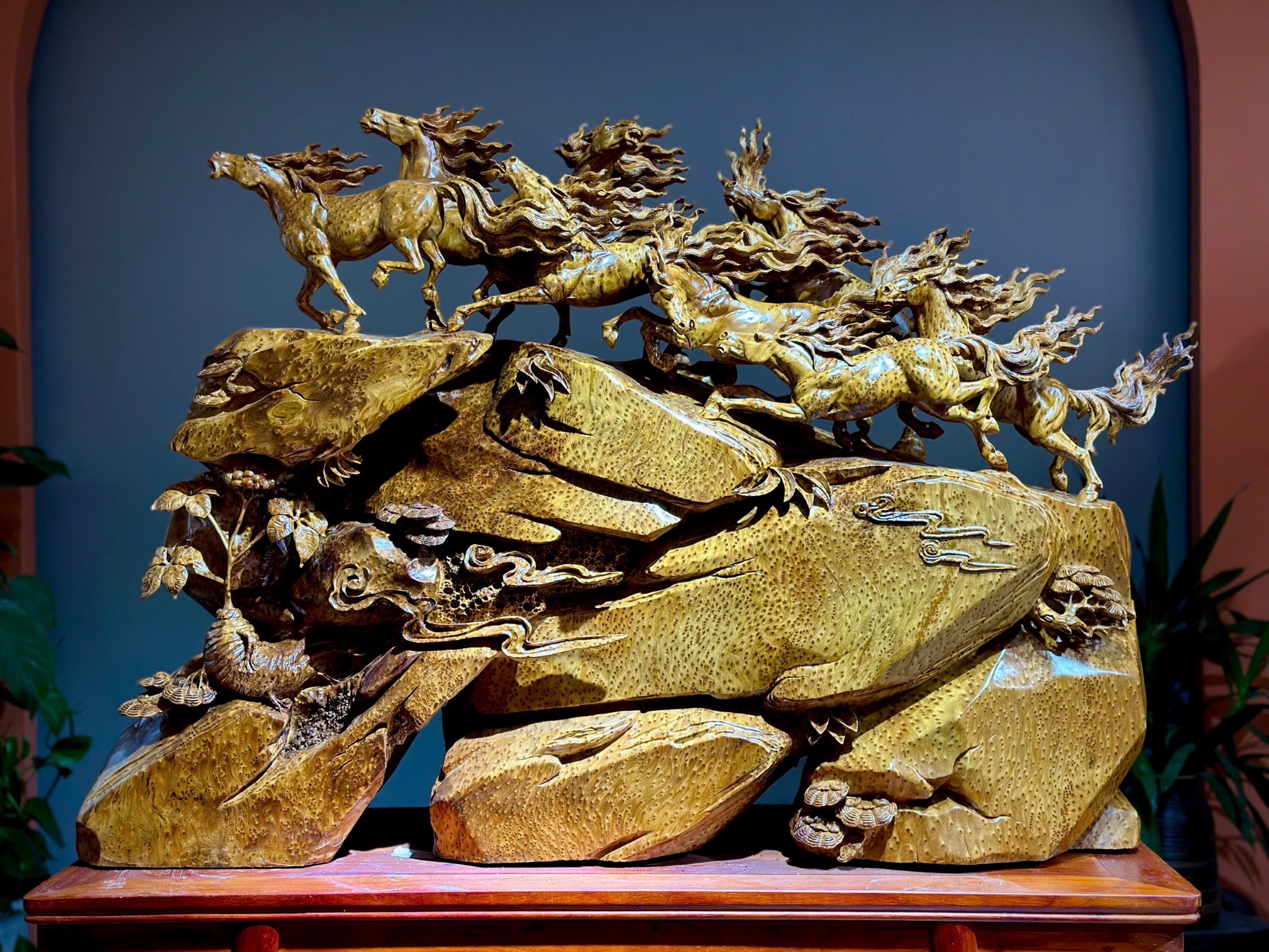 Tượng Mã Đáo Thành Công Gỗ Nu Ngọc Am – Cao 76cm, Dài 103cm